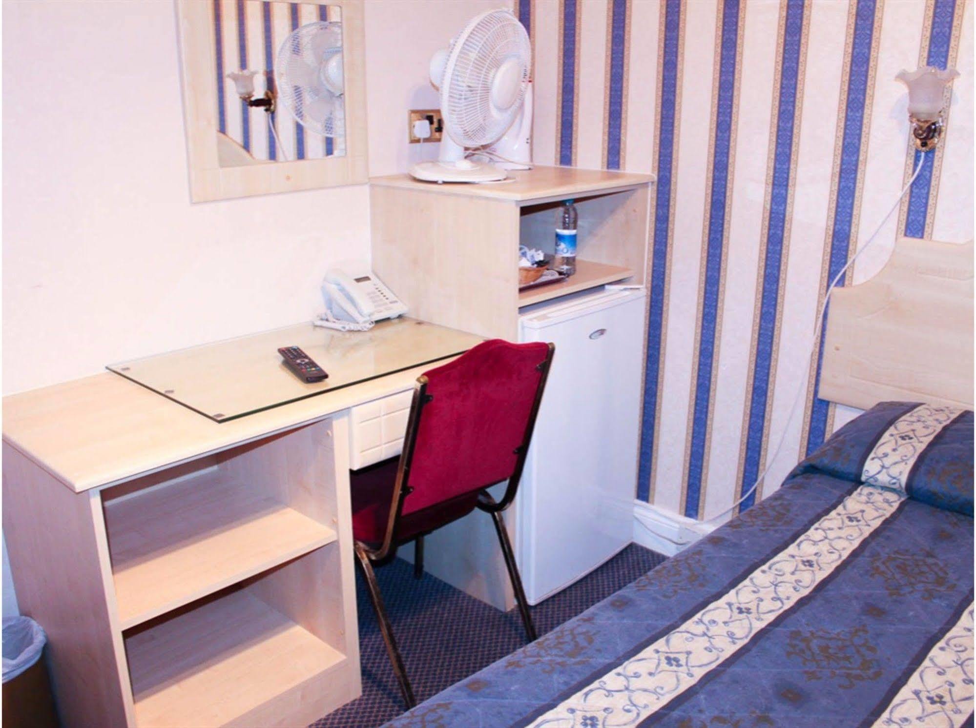 Lampton Guest House Hounslow Exteriör bild